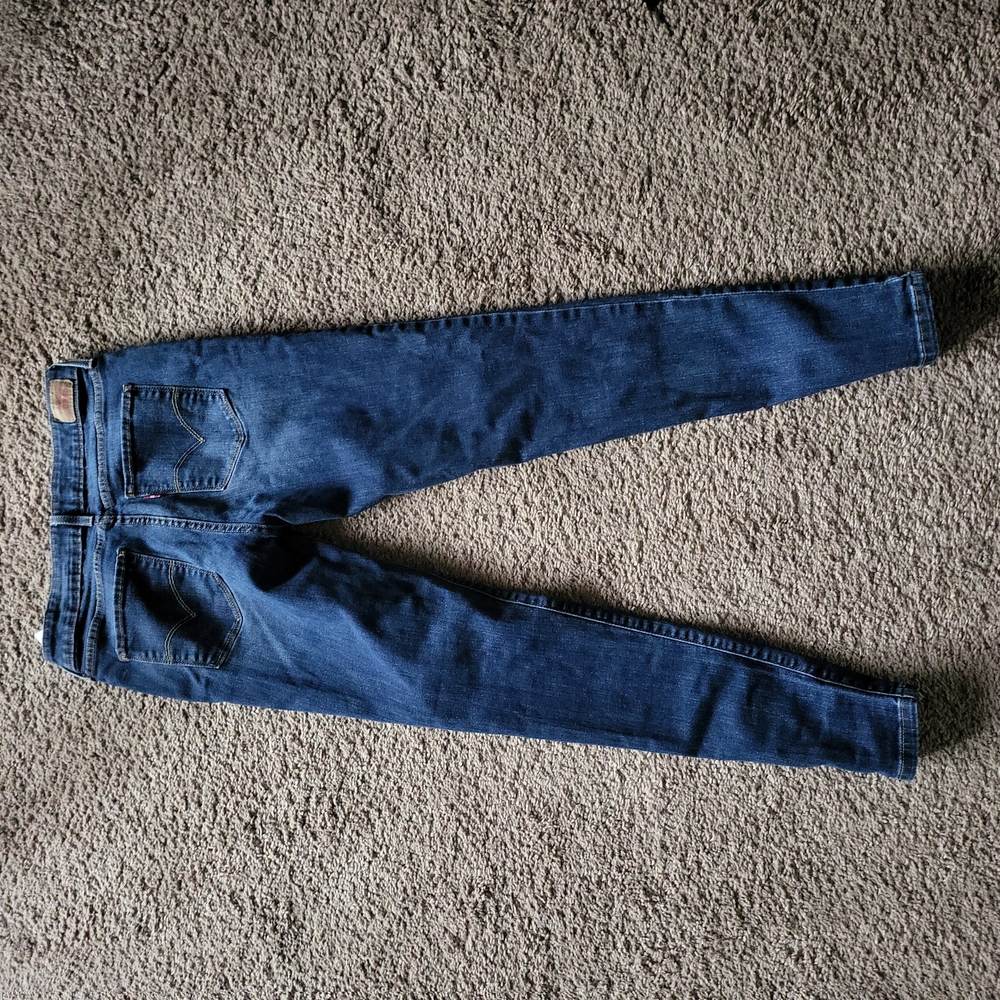 Levi skinny jeans